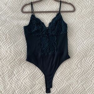 Socialite Lace Bodysuit Emerald Green